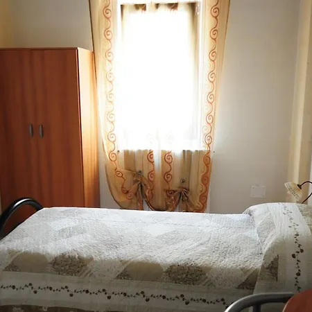Casa Scanderberg Guest house *